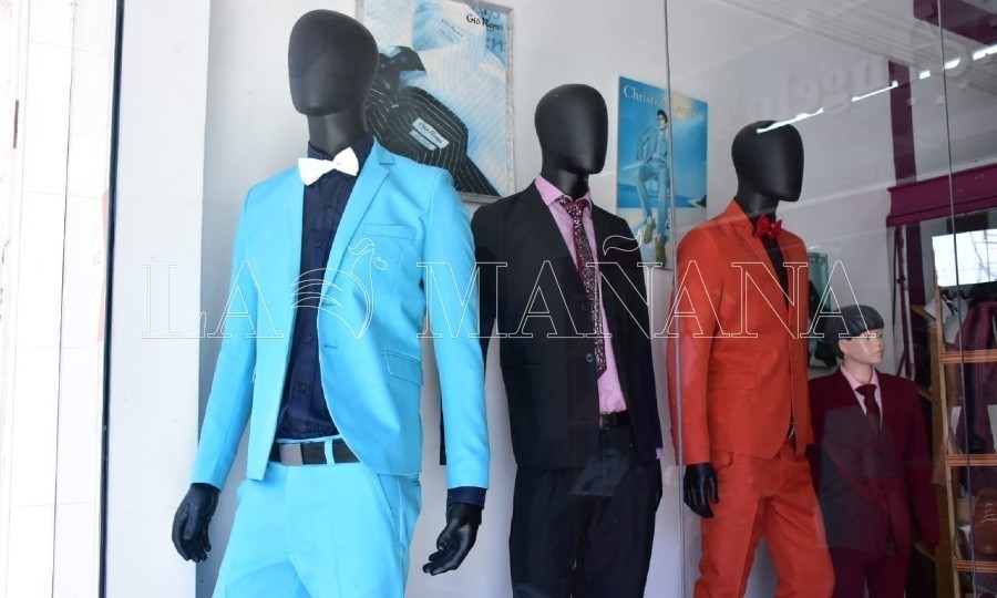 Vestirse de elegante sport para una recepción tiene un costo promedio de  50.000 pesos en Formosa - Diario La Mañana